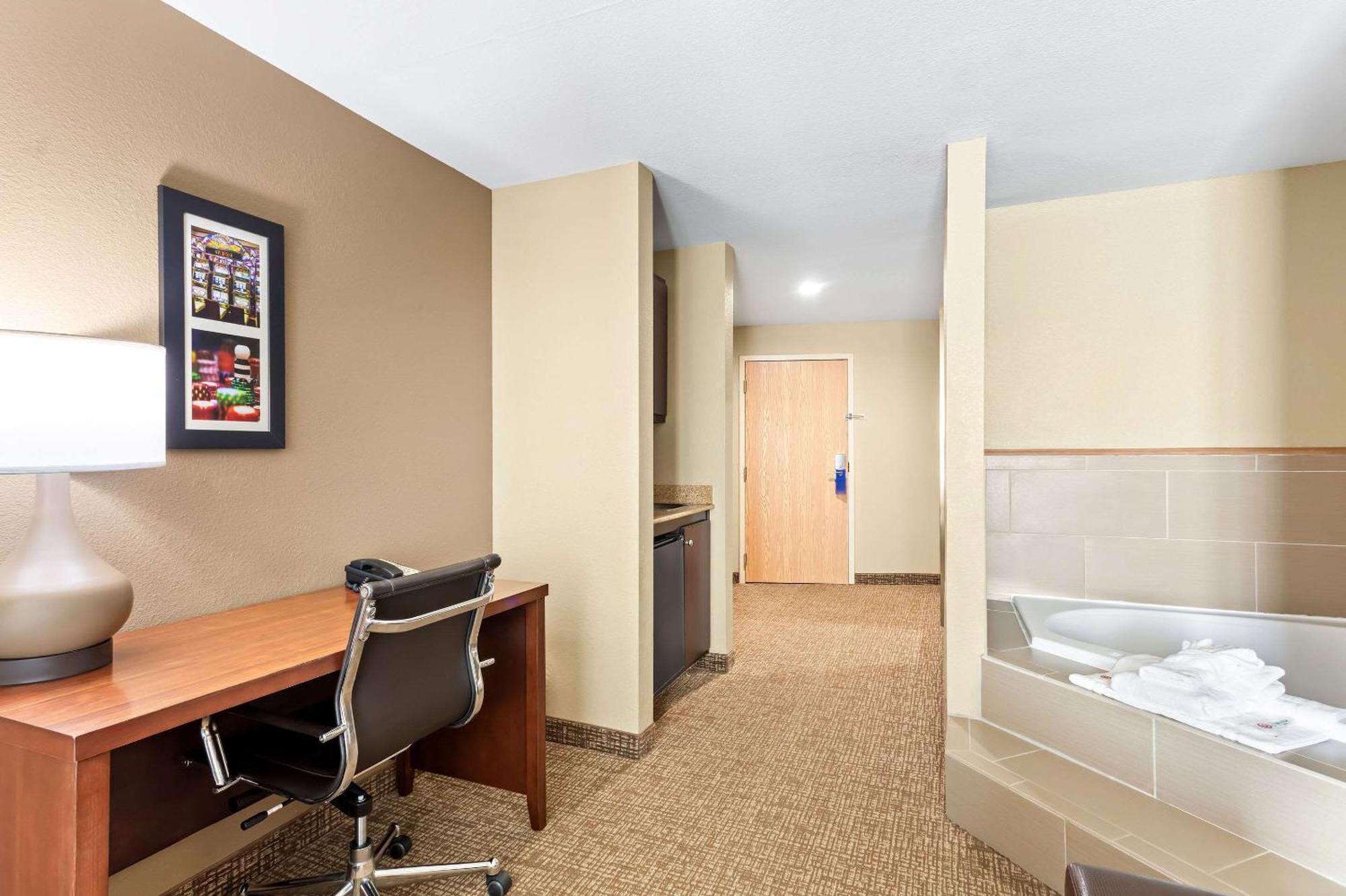 Comfort Suites Gulfport Exteriér fotografie